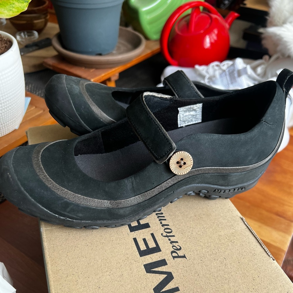 Merrell black suede shoe